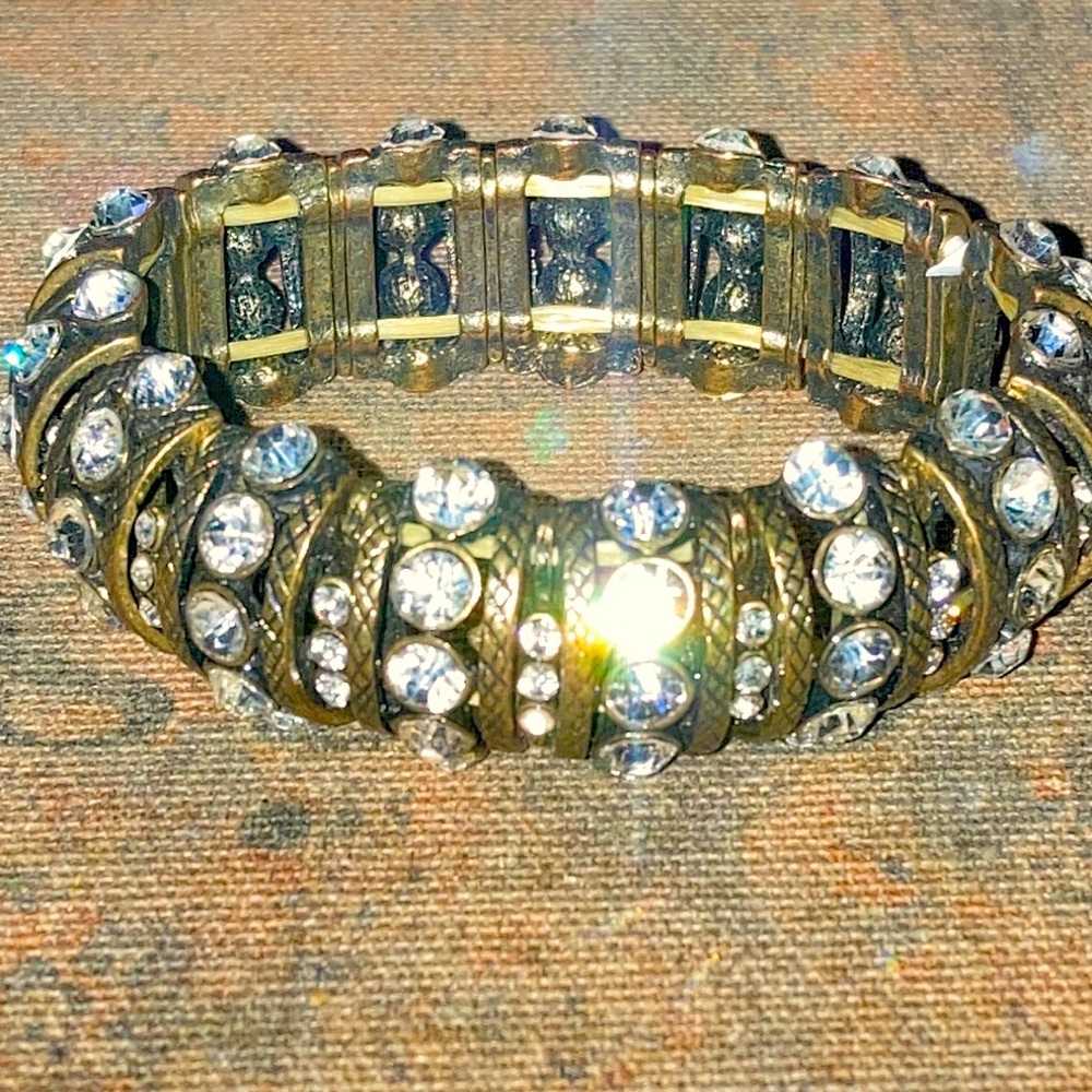Vintage brass tone crystal stretch bracelet